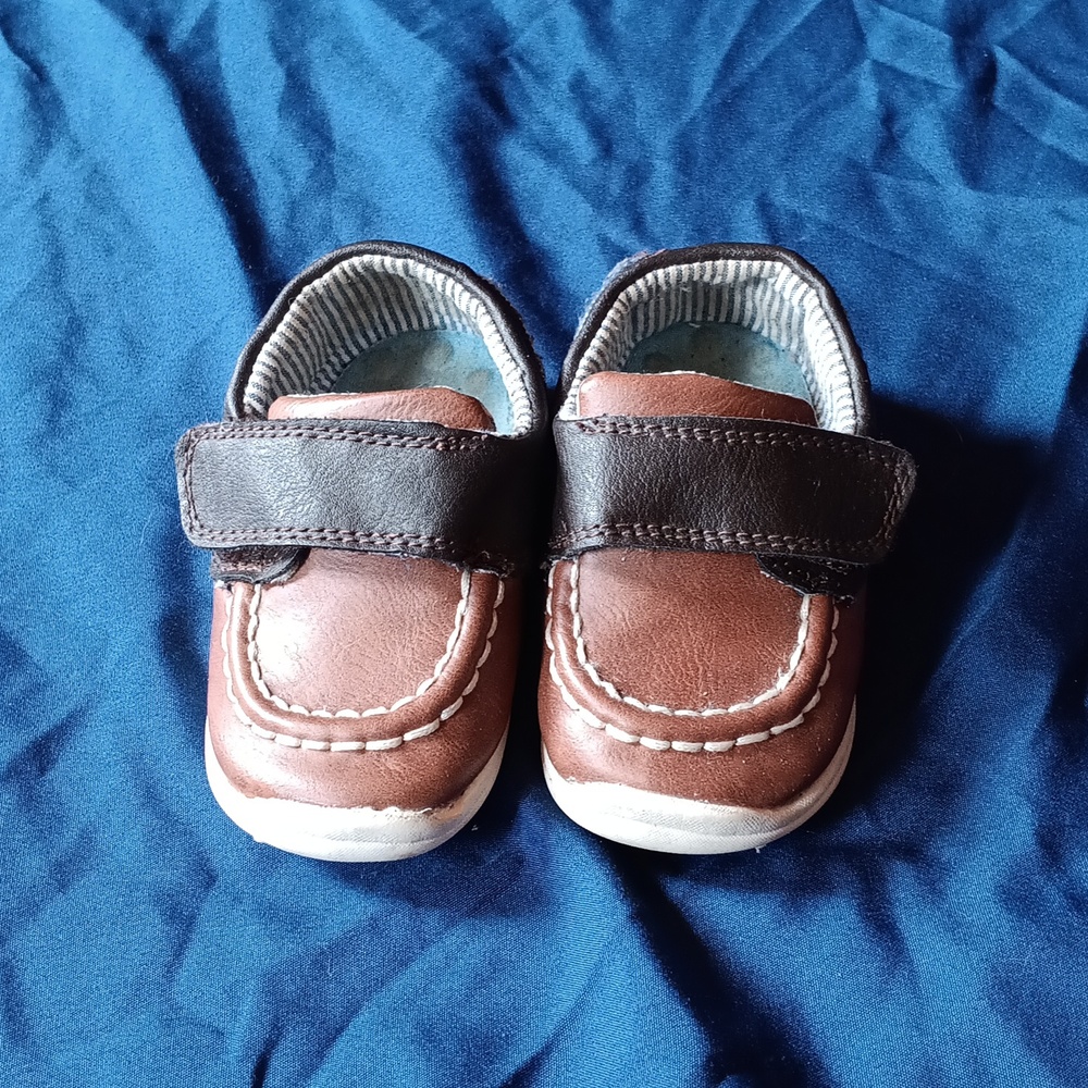 Carter's baby shoes